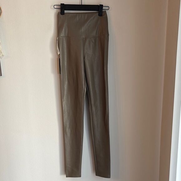 Aria Pants - Wilfred Free Women Daria pants taupe shiitake faux leather Leggings XS short NWT